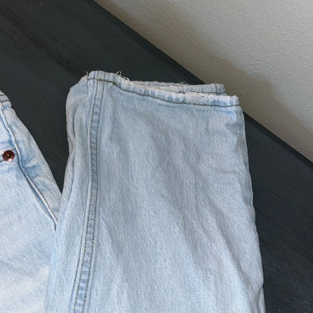 Abercrombie & Fitch Ultra High Rise 90s Straight Jeans 27/4R Destroy Distressed